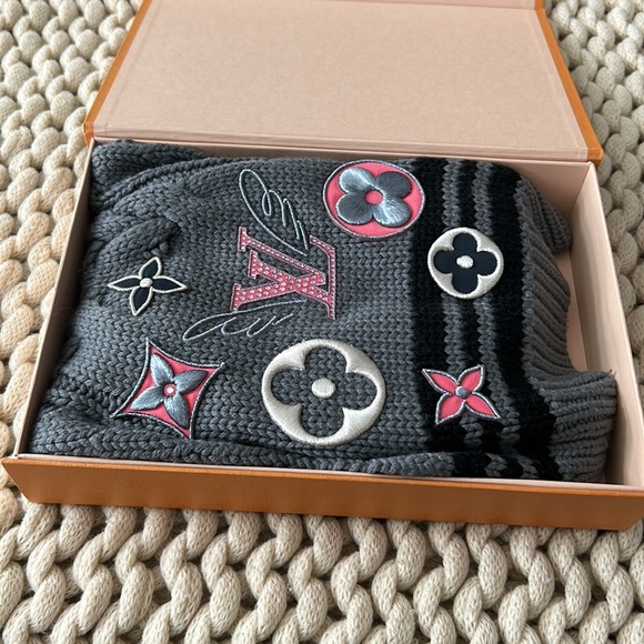 Louis Vuitton 'Columbia' Cable Knit Muffler Scarf. 7 - Picture 3 of 8